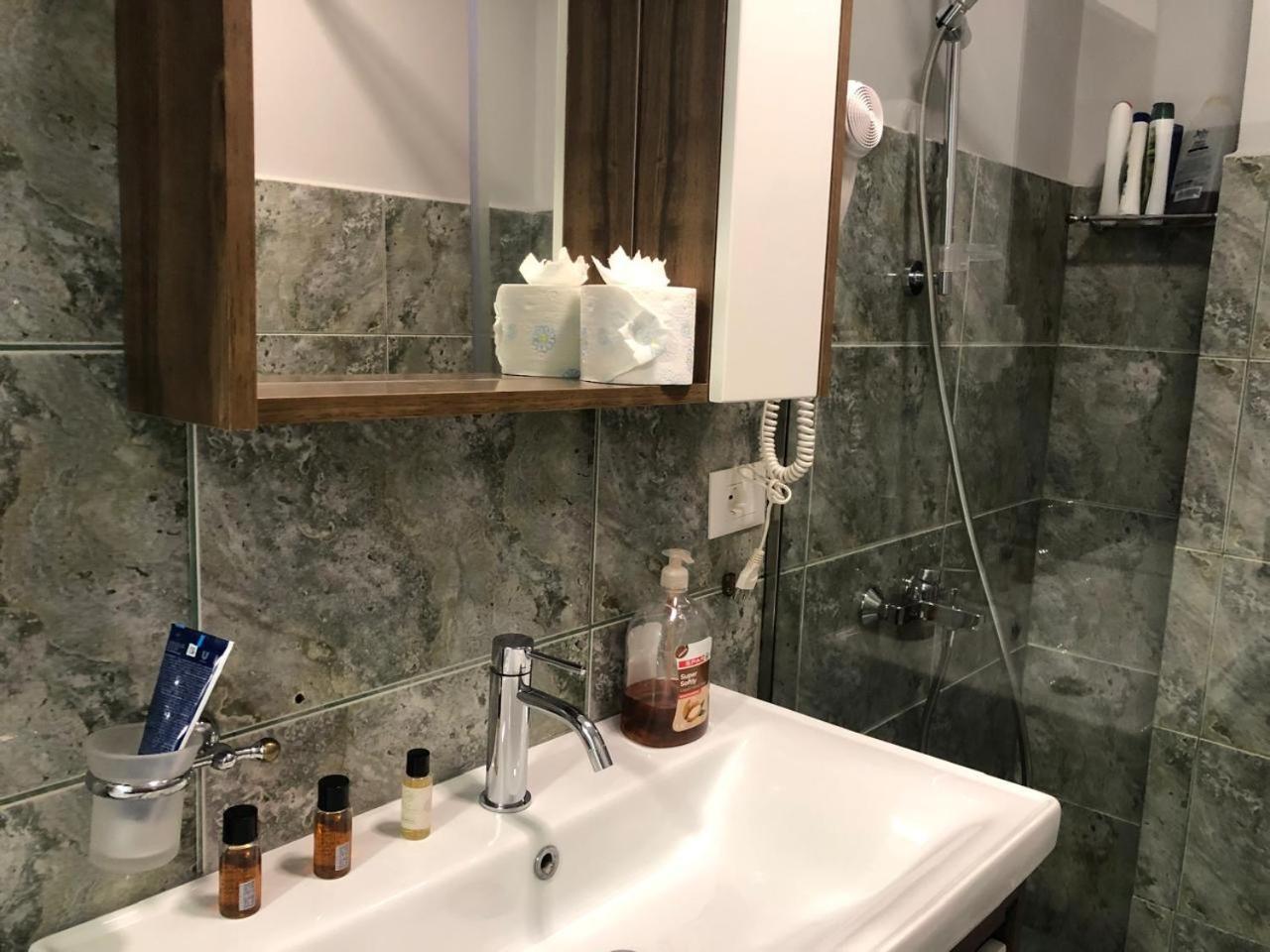 Comfort Apartment In City Center Тирана Екстериор снимка